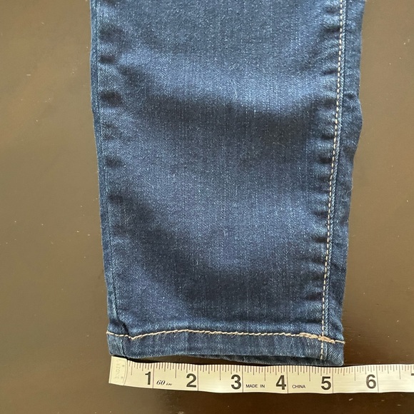 Universal Thread Skinny Jeans, Size 4 - Picture 12 of 16